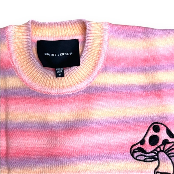 NWT Spirit Jersey Psychedelic Mushroom Knit
Sweater Size unisex Med - Picture 4 of 9